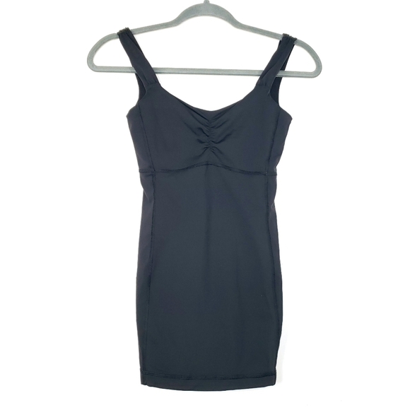 Lululemon black sz2 ruched front built in bra - Picture 1 of 9